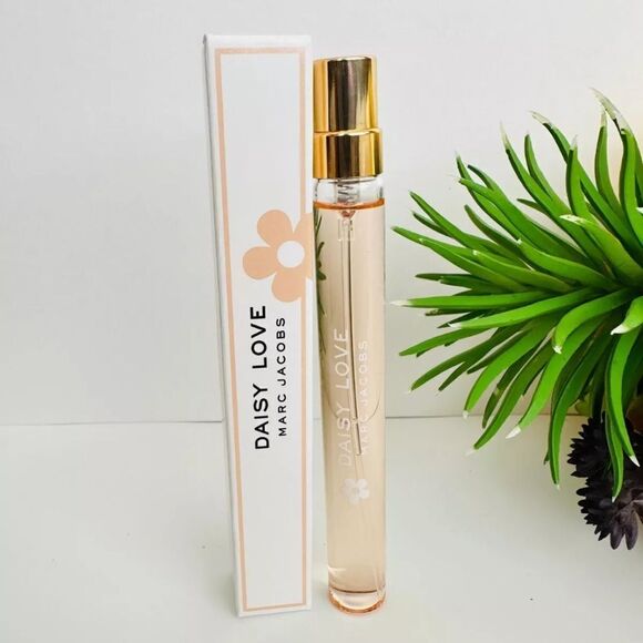 Marc Jacobs Daisy Love Eau de Toilette Travel Spray 10ml - New - Picture 15 of 17